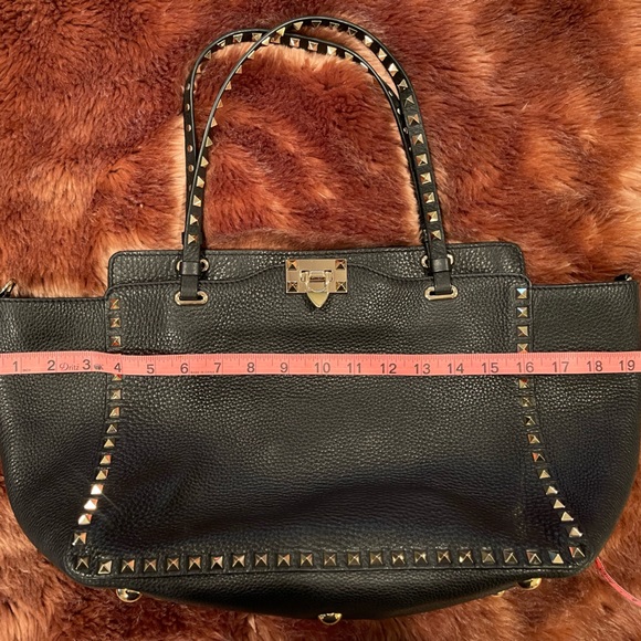 Women’s Valentino Garavani rockstud pebble grain calfskin tote bag made in Italy - Picture 10 of 17